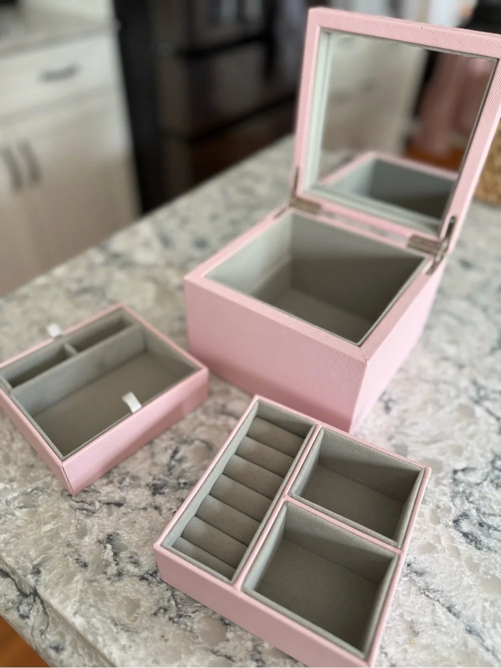 Pandora Pink Jewelry Organizer with Built-In Mirror